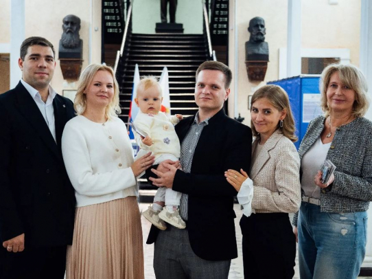 На избирательный участок в Саратове пришла династия юристов