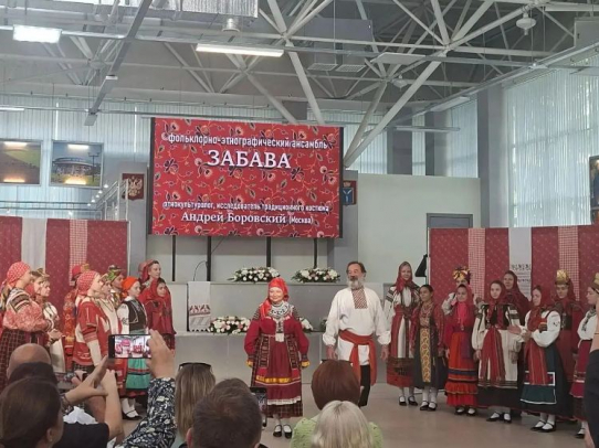 «Поэзию народного костюма» представили на форуме «Россия. Культура. Саратов»