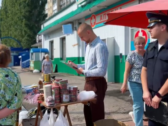 В областном центре продолжается борьба с незаконной уличной торговлей