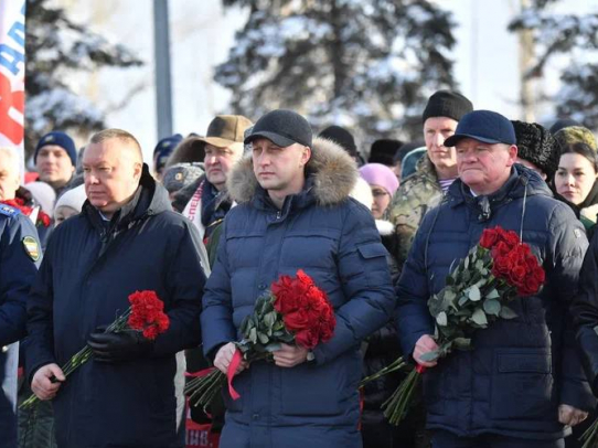 Губернатор почтил память погибших при исполнении воинского долга земляков