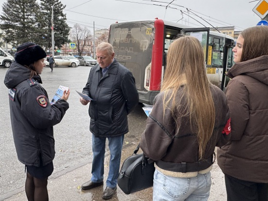 Саратовские полицейские продолжают разъяснительную работу по предупреждению случаев дистанционного мошенничества