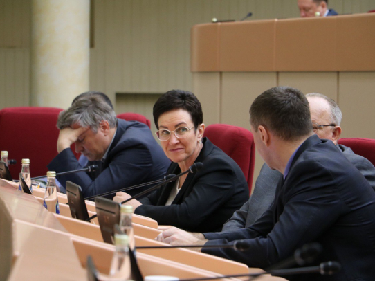 Парламентарии выразили готовность включиться в работу по региональной программе ремонта дворов