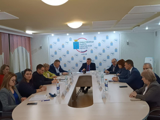В Саратове состоялся круглый стол об организации помощи защитникам Отечества