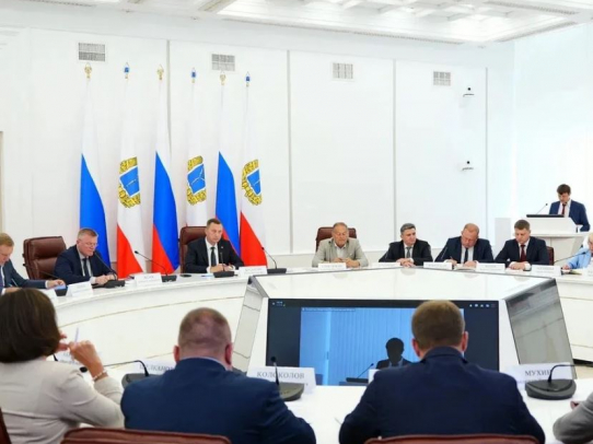 Вопросы ЖКХ и волонтерство стали темами постоянно действующего совещания в правительстве