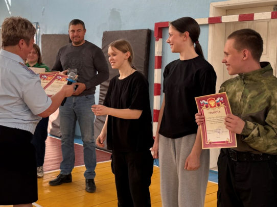 Полицейские и общественники организовали спортивные соревнования
