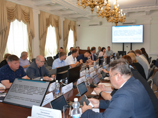 Депутаты рассмотрели проекты решений, касающиеся оплаты труда работников образовательных учреждений города