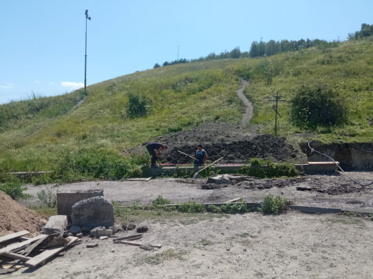 Продолжаются работы по благоустройству памятника природы «Кумысная поляна»