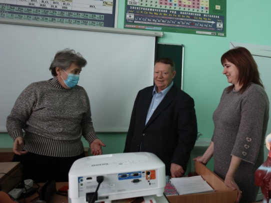 Николай Панков побывал в школе в Озинках, отремонтированной по госпрограмме 