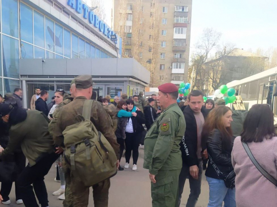 Очередная группа саратовских военнослужащих, участвующих в специальной военной операции, прибыла в отпуск