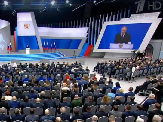 Владимир Путин: Со следующего года начнется программа капремонта детсадов