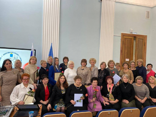 Юлия Литневская наградила активисток городского женсовета за помощь участникам СВО