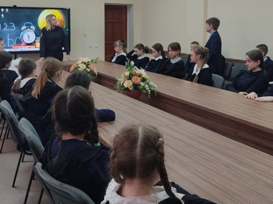 В рамках профилактической акции «Забота» полицейские провели мероприятия в школах Саратова