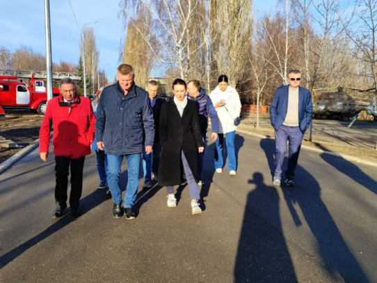 Михаил Исаев проконтролировал ход работ в Парке Победы