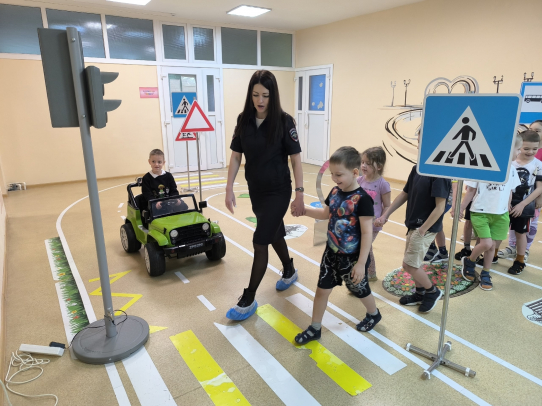 Полицейские провели занятие на автогородке
