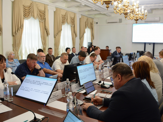 Депутаты продолжают держать на контроле ход ремонта пешеходных лестниц