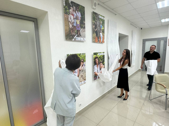 В Саратове представили фотовыставку, посвященную семьям ветеранов СВО