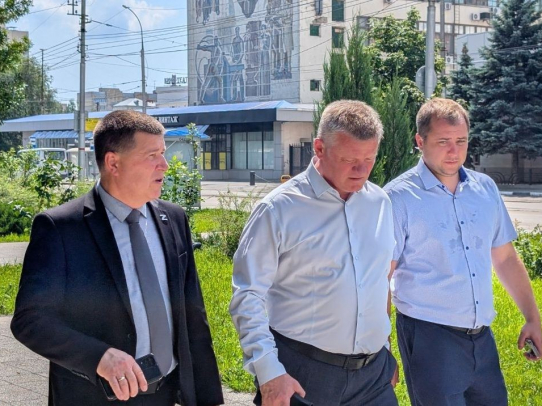 Михаил Исаев проконтролировал работы по благоустройству Большого пешеходного кольца