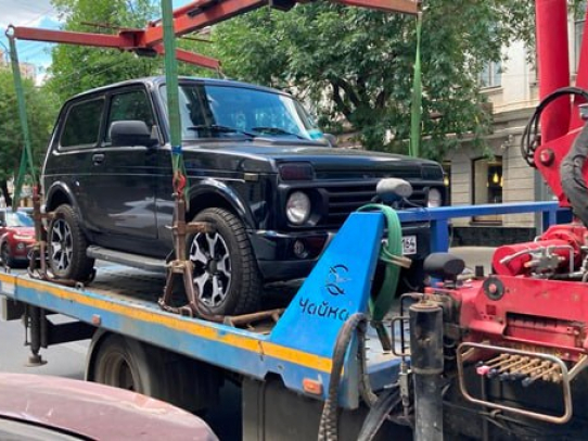 За час за неправильную парковку в Саратове эвакуировали 7 автомобилей