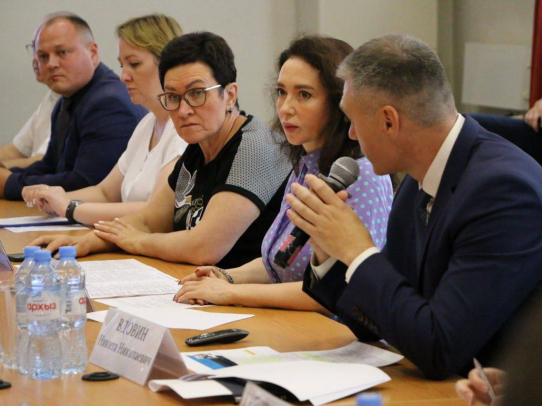 Депутатам сообщили о распространении экспериментальных программ саратовского лицея по России и СНГ