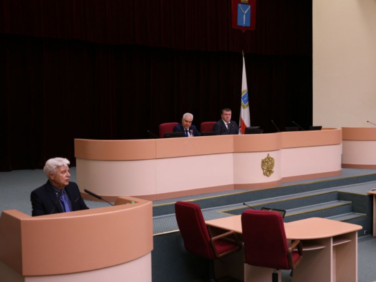 В Саратовской областной Думе почтили память Георгия Фролова