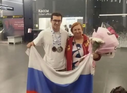 Паралимпиец Денис Тарасов вернулся с чемпионата Европы с тремя наградами