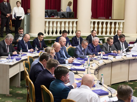 На заседании Совета округа обсудили меры социальной поддержки участников СВО
