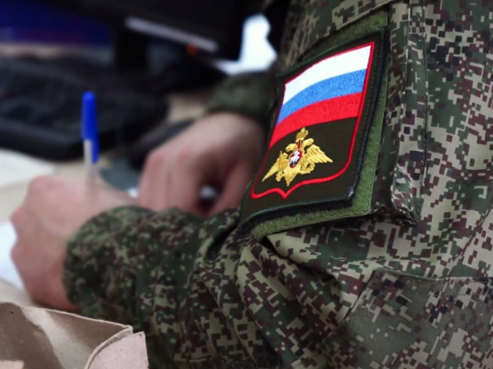 На службу по контракту стали приходить семьями
