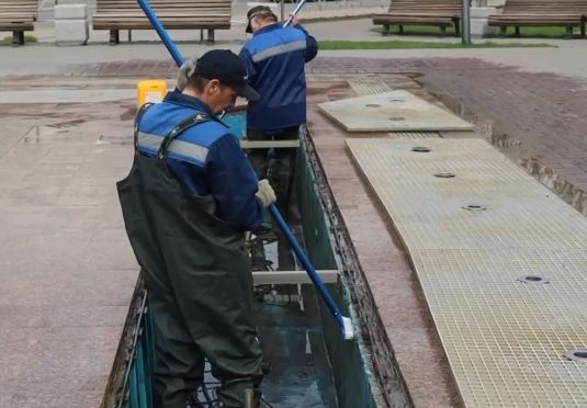 В Саратове начали расконсервировать фонтаны после зимы