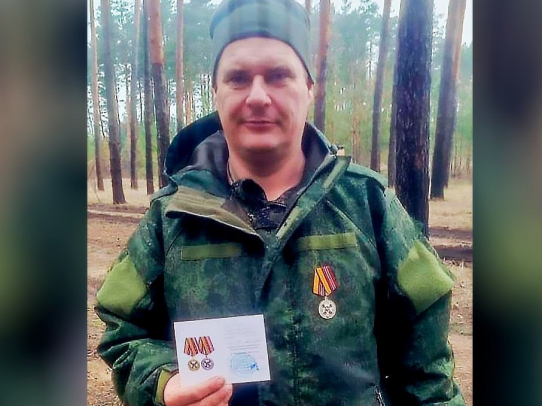 Водителя балашовской больницы наградили медалью в зоне СВО