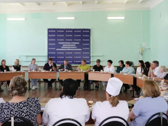 Николай Панков встретился с медицинскими работниками в Ртищево и Балашове