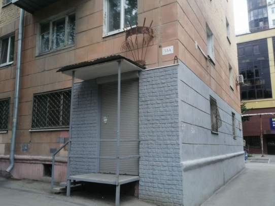 Суд обязал собственника восстановить фасад здания на улице Н.Г. Чернышевского