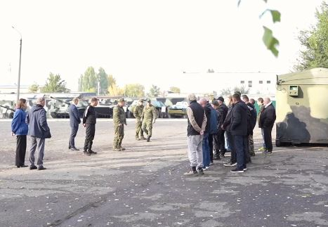 Очередная группа саратовцев отправились на службу по контракту в зону спецоперации