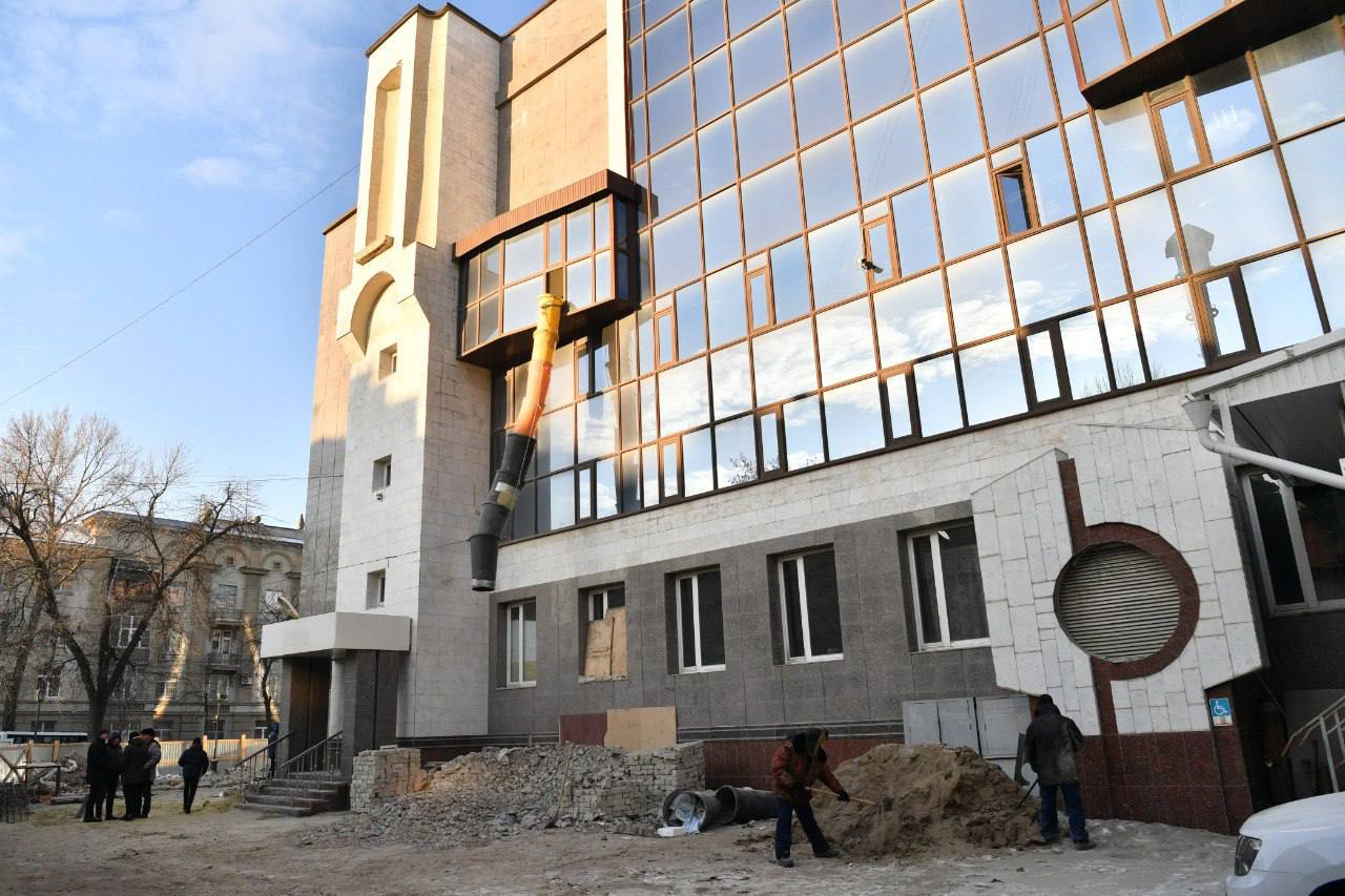 Роман Бусаргин с рабочим визитом посетил строительные площадки двух саратовских театров