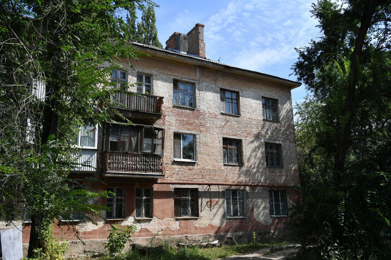 Роман Бусаргин встретился с жителями домов Лётного городка Роман Бусаргин встретился с жителями домов Лётного городка