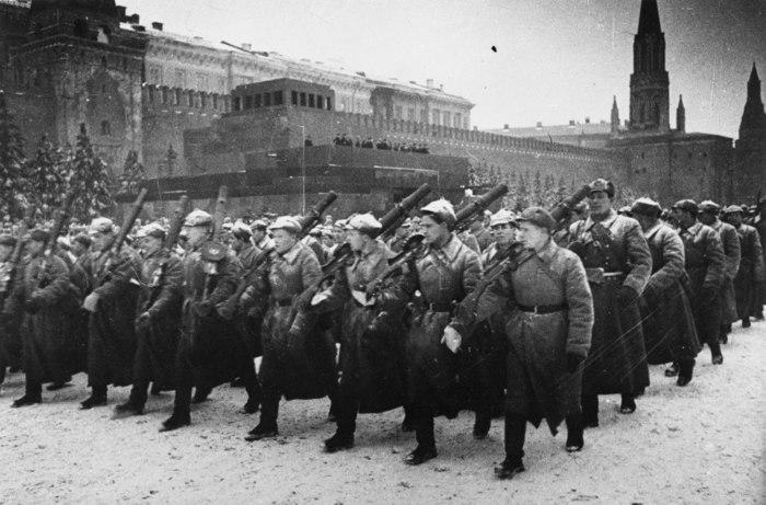 Это интересно: Памятная дата военной истории России - 7 ноября 1941 года