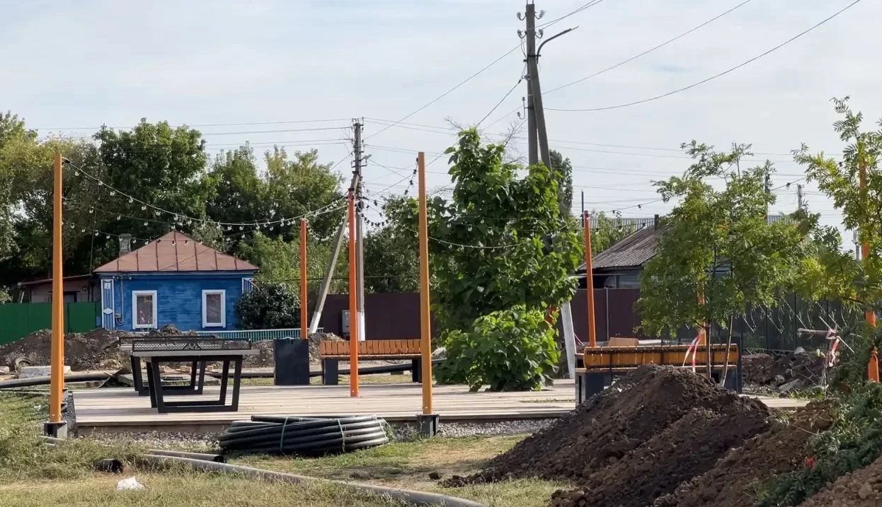Депутат Госдумы Николай Панков посетил стройплощадку будущего места отдыха в Аткарске