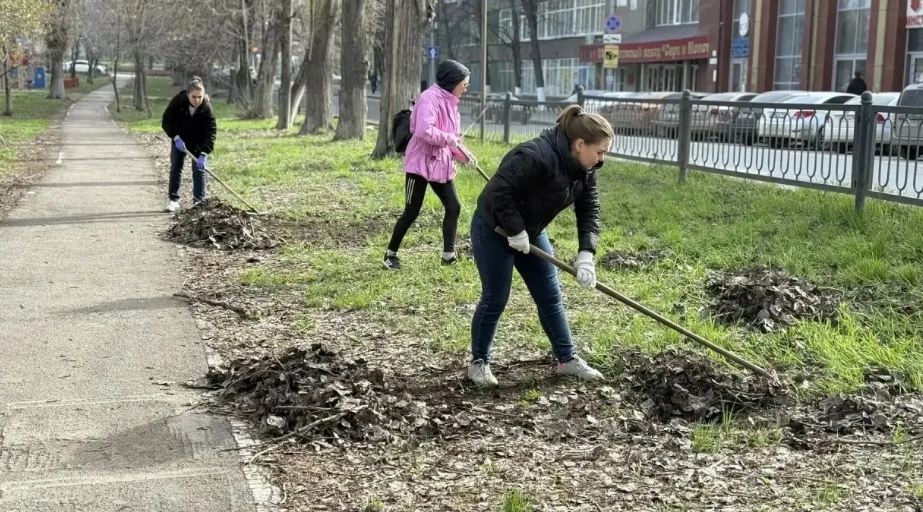 Игорь Молчанов поблагодарил участников очередного субботника