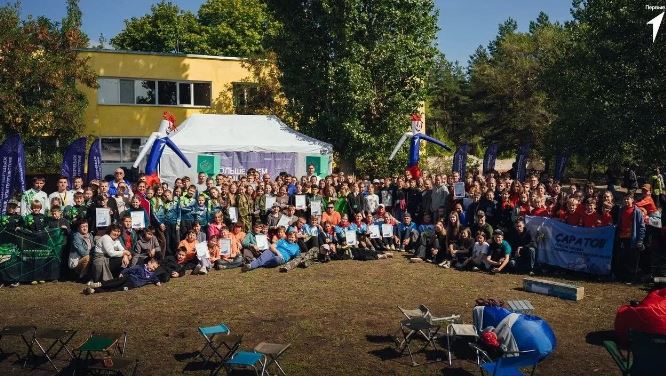 Саратовских школьников и студентов посвятили в туристы