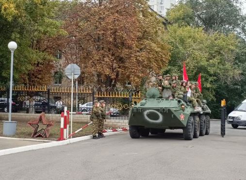 В Саратове отметили День танкиста