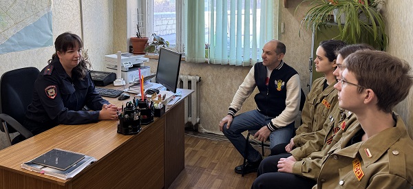 Акцию «Один день с инспектором ПДН» провели в полиции Октябрьского района Акцию «Один день с инспектором ПДН» провели в полиции Октябрьского района