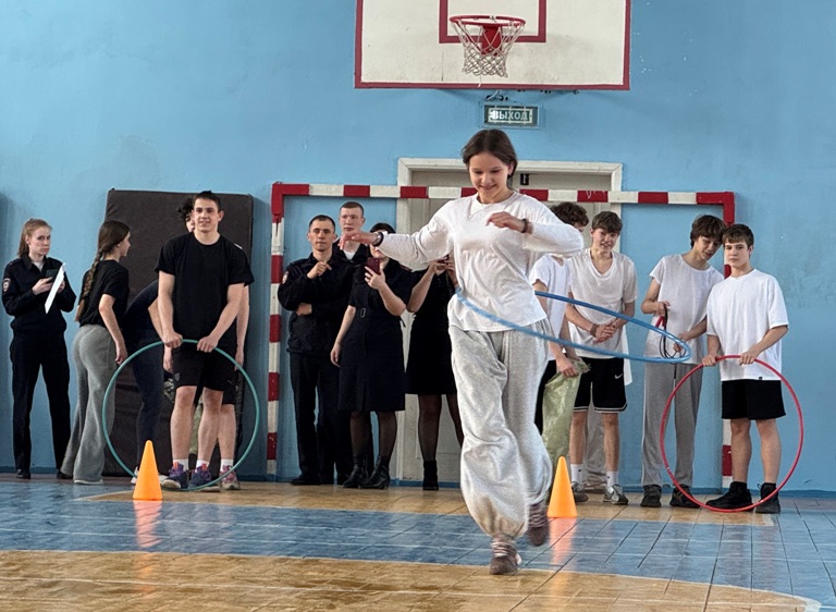 Полицейские и общественники организовали спортивные соревнования