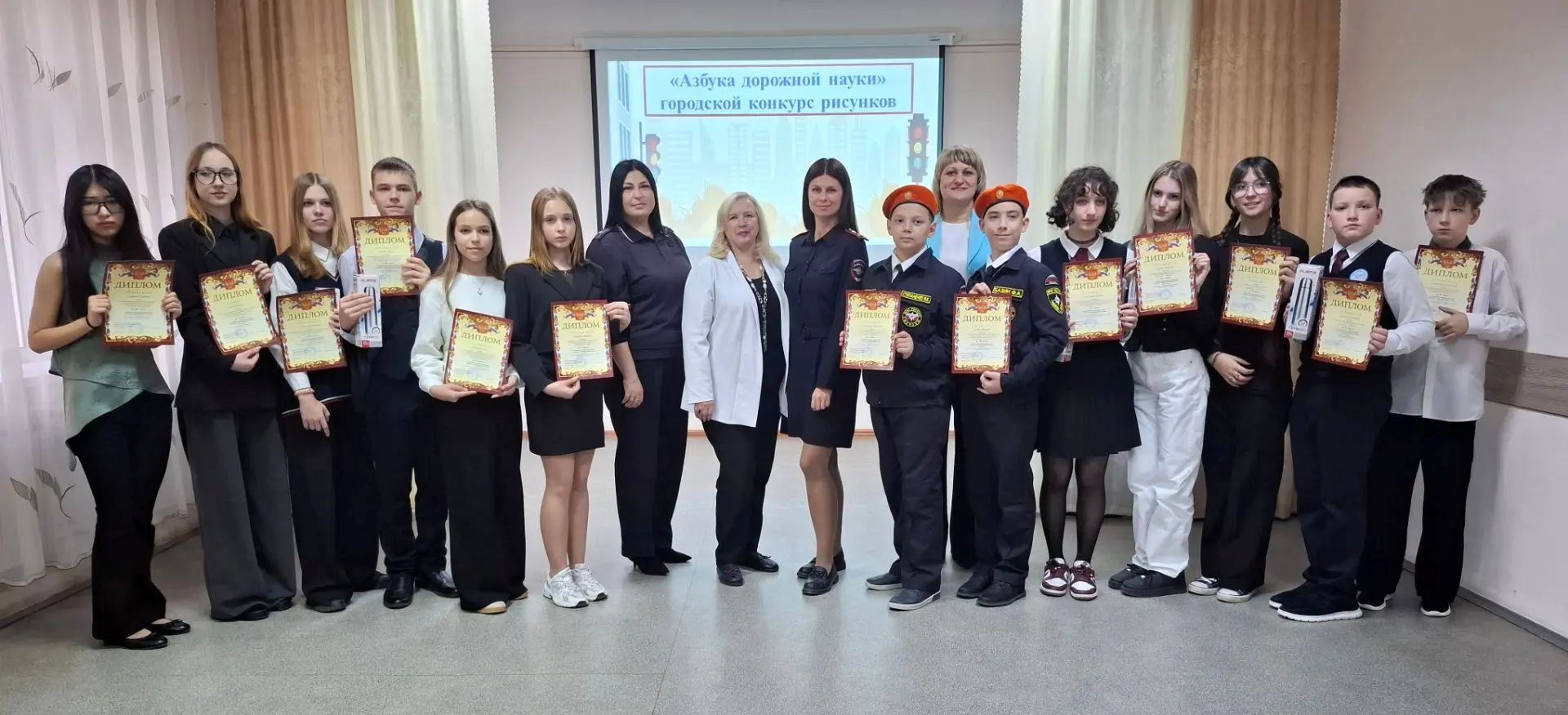 В Саратове подвели итоги ежегодного конкурса рисунков В Саратове подвели итоги ежегодного конкурса рисунков