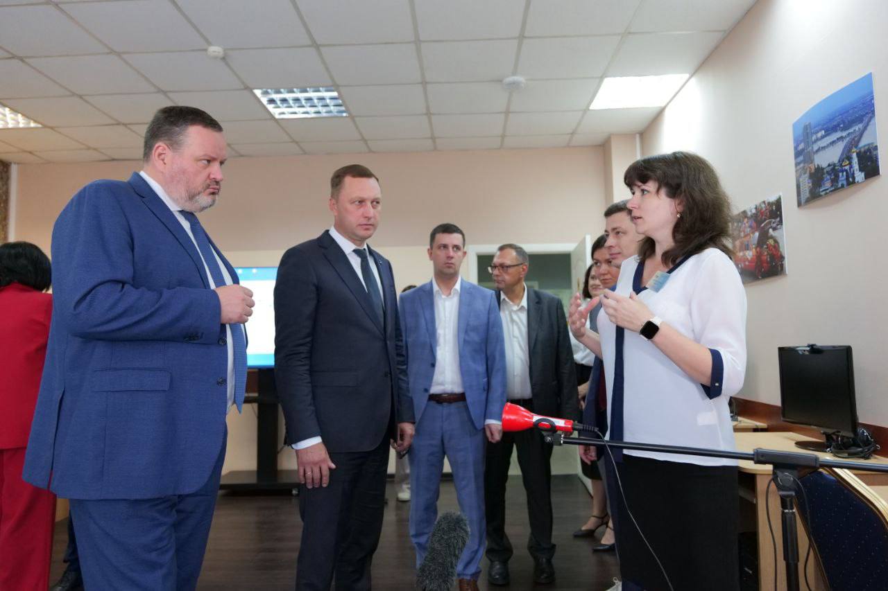 Федеральный министр в Саратове посетил центр реабилитации «Парус надежды» Федеральный министр в Саратове посетил центр реабилитации «Парус надежды»