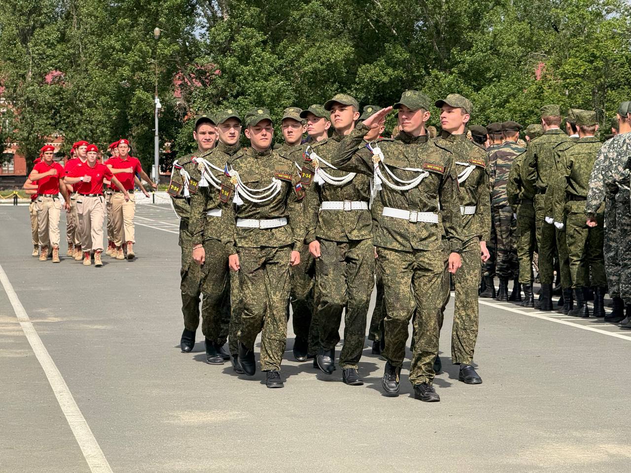 Традиционная спартакиада допризывной молодежи проходит сегодня в Саратове Традиционная спартакиада допризывной молодежи проходит сегодня в Саратове