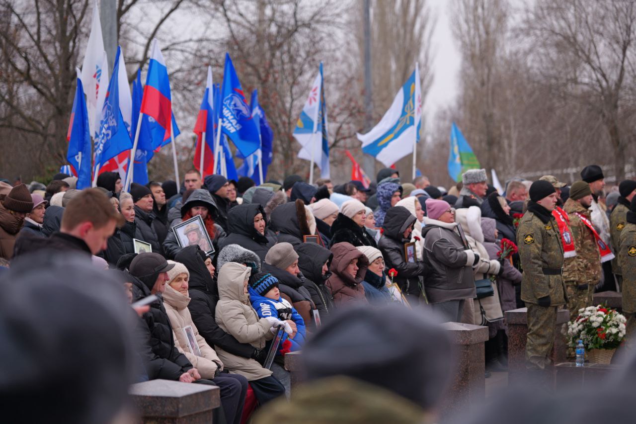 В Парке Победы прошло памятное мероприятие в честь Дня Героев Отечества
